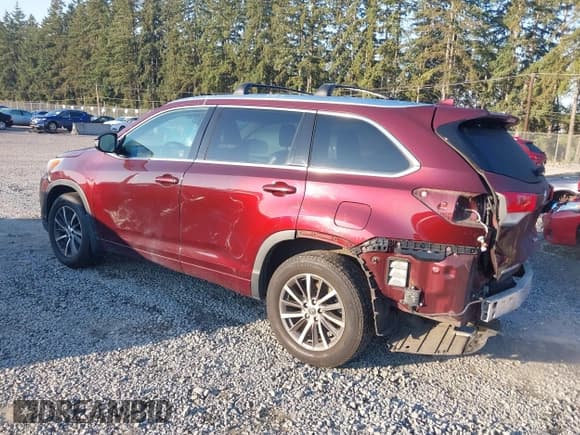 ✅ 2017 Toyota Highlander XLE • VIN: 5TDJZRFH0HS471859 • Lot: 43378581. Listed on IAAI with 119,580 mi. Free auction sales archive from the USA and detailed vehicle history report at DreamBid. Image 3.