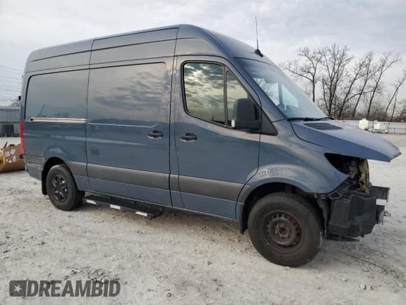 ✅ 2019 Mercedes-Benz Sprinter Cargo • VIN: WD4PF0CD6KP039896 • Лот: 48004865. Опубликован ранее на Copart с пробегом 132 840 миль. Бесплатный доступ к архиву аукционных продаж из США и подробный отчёт об истории автомобиля на DreamBid. Изображение 4.