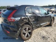 ✅ 2024 Volvo XC40 Core Bright Theme • VIN: YV4L12UK2R2334739 • Lot: 70059495. Listed on Copart with 24,454 mi. Free auction sales archive from the USA and detailed vehicle history report at DreamBid. Image 3.