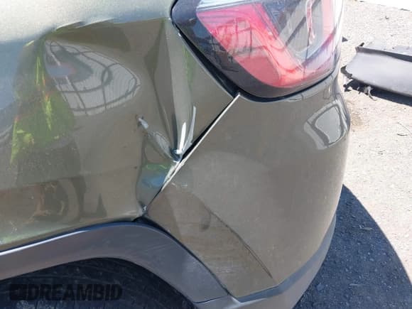 ✅ 2018 Jeep Compass Altitude • VIN: 3C4NJDBB2JT400557 • Лот: 42629821. Опубликован ранее на IAAI с пробегом 127 397 миль. Бесплатный доступ к архиву аукционных продаж из США и подробный отчёт об истории автомобиля на DreamBid. Изображение 21.