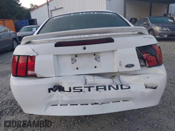 ✅ 1999 Ford Mustang • VIN: 1FAFP4048XF111103 • Lot: 43014774. Wystawiony na IAAI z przebiegiem Nie podano. Bezpłatny archiwum sprzedaży aukcyjnych z USA i szczegółowy raport historii pojazdu na DreamBid. Zdjęcie 6.