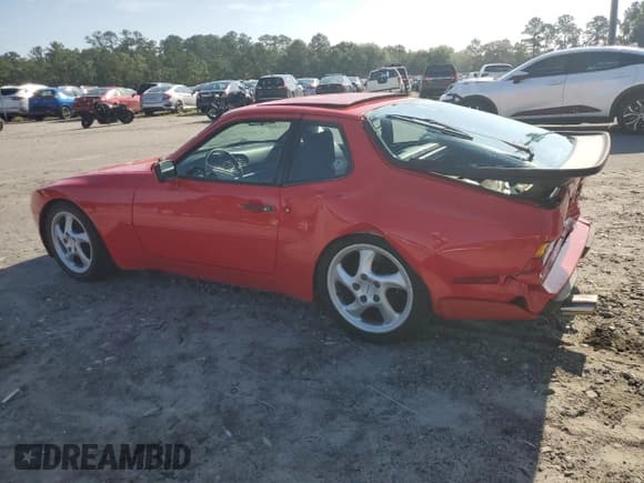 ✅ 1986 Porsche 944 • VIN: WP0AA0952GN154674 • Lot: 61088555. Wystawiony na Copart z przebiegiem 159 439 mil. Bezpłatny archiwum sprzedaży aukcyjnych z USA i szczegółowy raport historii pojazdu na DreamBid. Zdjęcie 2.