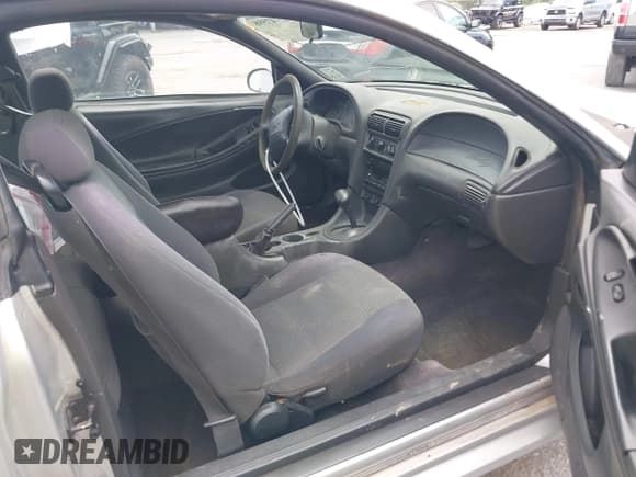 ✅ 2001 Ford Mustang Standard • VIN: 1FAFP40471F190366 • Lot: 42347598. Listed on IAAI with 168,851 mi. Free auction sales archive from the USA and detailed vehicle history report at DreamBid. Image 5.