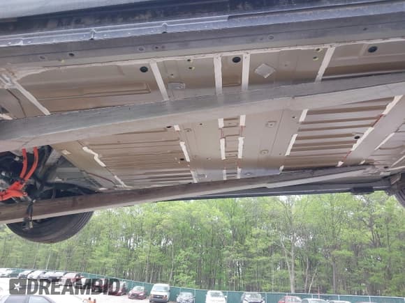 ✅ 2021 Tesla Model S Plaid • VIN: 5YJSA1E66MF456357 • Lot: 42130286. Listed on IAAI with 48,010 mi. Free auction sales archive from the USA and detailed vehicle history report at DreamBid. Image 12.