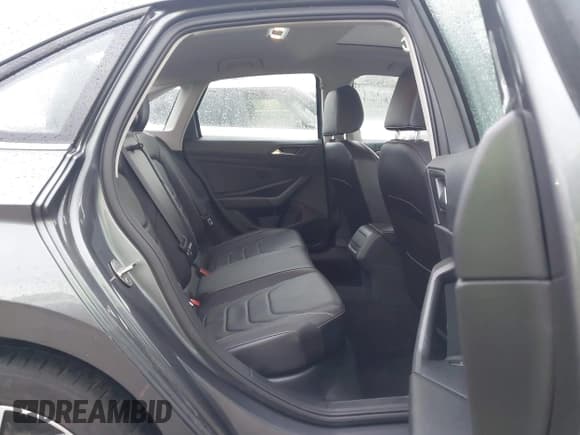 ✅ 2022 Volkswagen Jetta SEL • VIN: 3VWGM7BU9NM024925 • Lot: 43274969. Wystawiony na IAAI z przebiegiem 33 541 mil. Bezpłatny archiwum sprzedaży aukcyjnych z USA i szczegółowy raport historii pojazdu na DreamBid. Zdjęcie 8.