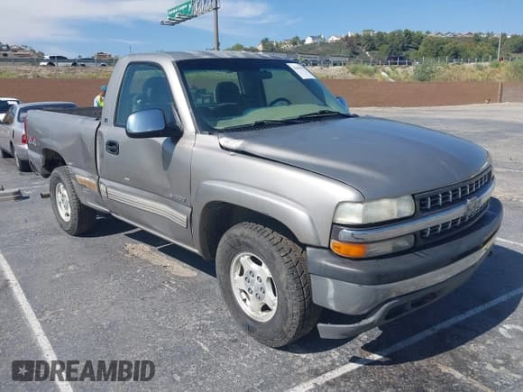 ✅ 2000 Chevrolet Silverado 1500 • VIN: 1GCEK14W8YZ370561 • Lot: 42443955. Listed on IAAI with 106,903 mi. Free auction sales archive from the USA and detailed vehicle history report at DreamBid. Image 1.