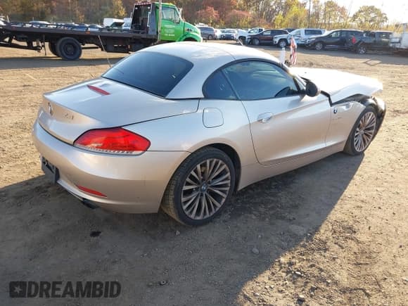 ✅ 2009 BMW Z4 sDrive35i • VIN: WBALM73549E351332 • Lot: 43547846. Listed on IAAI with 73,141 mi. Free auction sales archive from the USA and detailed vehicle history report at DreamBid. Image 4.