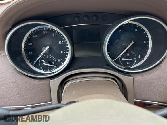 ✅ 2011 Mercedes-Benz GL 350 • VIN: 4JGBF2FE1BA754636 • Lot: 81745684. Wystawiony na Copart z przebiegiem Nie podano. Bezpłatny archiwum sprzedaży aukcyjnych z USA i szczegółowy raport historii pojazdu na DreamBid. Zdjęcie 8.