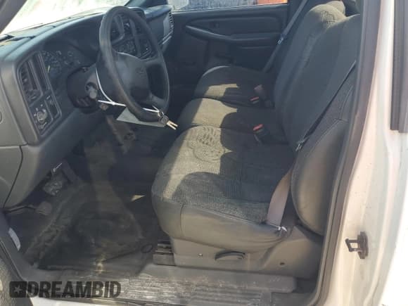 ✅ 2000 Chevrolet Silverado 1500 • VIN: 1GCEC14W5YE266646 • Лот: 76188144. Опубликован ранее на Copart с пробегом 224 723 миль. Бесплатный доступ к архиву аукционных продаж из США и подробный отчёт об истории автомобиля на DreamBid. Изображение 7.