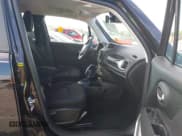 ✅ 2021 Jeep Renegade Latitude • VIN: ZACNJDBB9MPN34989 • Lot: 43345052. Wystawiony na IAAI z przebiegiem 53 668 mil. Bezpłatny archiwum sprzedaży aukcyjnych z USA i szczegółowy raport historii pojazdu na DreamBid. Zdjęcie 5.