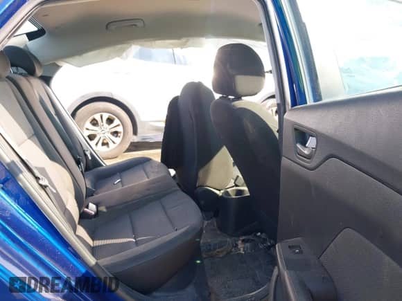 2021 Hyundai Accent SE z VIN 3KPC24A69ME137033, wystawiony jako IAAI lot #43267894 z przebiegiem 71 756 mil mil oraz . Historia ofert i sprzedaży dostępna na DreamBid. Obrazek 8.