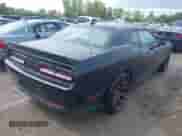 2016 Dodge Challenger SRT Hellcat z VIN 2C3CDZC92GH225238, wystawiony jako IAAI lot #43123789 z przebiegiem 9 055 mil mil oraz . Historia ofert i sprzedaży dostępna na DreamBid. Obrazek 4.