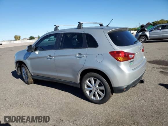 2015 Mitsubishi Outlander ES с VIN 4A4AR3AW6FE056687, выставлен на аукционе Copart как лот 86441125 с пробегом 139 922 миль миль и Списание • Salvage title. История ставок и продаж доступна на DreamBid. Изображение 2.
