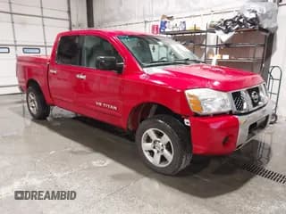 ✅ 2006 Nissan Titan LE • VIN: 1N6BA07A56N523916 • Lot: 43567174. Wystawiony na IAAI z przebiegiem 218 633 mil. Bezpłatny archiwum sprzedaży aukcyjnych z USA i szczegółowy raport historii pojazdu na DreamBid. Zdjęcie 1.