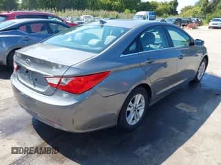 ✅ 2013 Hyundai Sonata GLS • VIN: 5NPEB4AC4DH804441 • Lot: 43171135. Listed on IAAI with 139,782 mi. Free auction sales archive from the USA and detailed vehicle history report at DreamBid. Image 4.