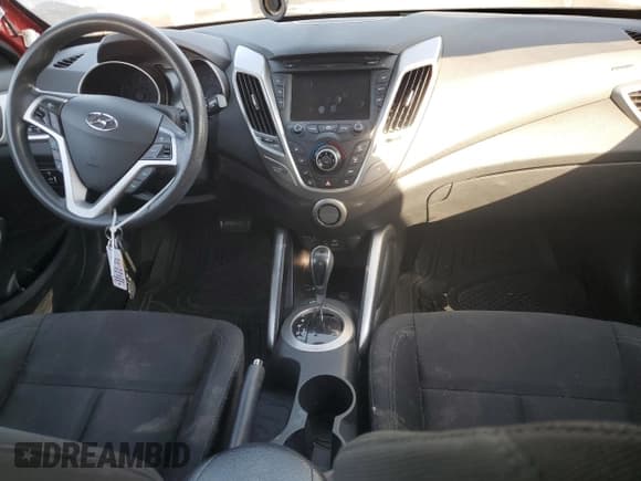 ✅ 2015 Hyundai Veloster • VIN: KMHTC6AD0FU240784 • Lot: 75347744. Wystawiony na Copart z przebiegiem 126 638 mil. Bezpłatny archiwum sprzedaży aukcyjnych z USA i szczegółowy raport historii pojazdu na DreamBid. Zdjęcie 8.