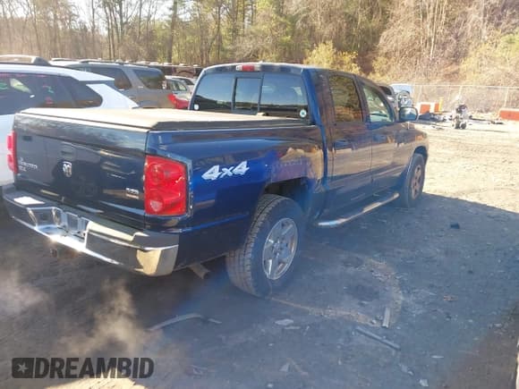 ✅ 2006 Dodge Dakota SLT • VIN: 1D7HW48N66S641407 • Лот: 43815343. Опубликован ранее на IAAI с пробегом 109 995 миль. Бесплатный доступ к архиву аукционных продаж из США и подробный отчёт об истории автомобиля на DreamBid. Изображение 4.