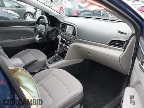 ✅ 2020 Hyundai Elantra SEL • VIN: 5NPD84LF2LH578061 • Lot: 42620552. Listed on IAAI with 91,430 mi. Free auction sales archive from the USA and detailed vehicle history report at DreamBid. Image 5.