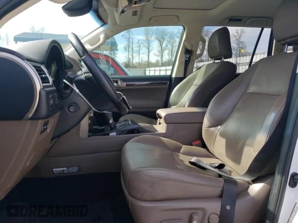 ✅ 2020 Lexus GX 460 Luxury • VIN: JTJGM7BX2L5246722 • Лот: 45659253. Опубликован ранее на Copart с пробегом 40 207 миль. Бесплатный доступ к архиву аукционных продаж из США и подробный отчёт об истории автомобиля на DreamBid. Изображение 7.