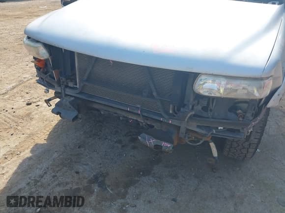 ✅ 2000 Chevrolet Silverado 1500 LS • VIN: 1GCEC19T2YZ291771 • Лот: 43213021. Опубликован ранее на IAAI с пробегом 212 385 миль. Бесплатный доступ к архиву аукционных продаж из США и подробный отчёт об истории автомобиля на DreamBid. Изображение 6.