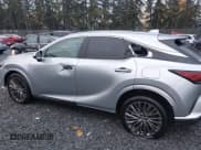 ✅ 2024 Lexus RX 350 Premium Plus • VIN: 2T2BAMCA9RC073206 • Lot: 43679898. Wystawiony na IAAI z przebiegiem 7 450 mil. Bezpłatny archiwum sprzedaży aukcyjnych z USA i szczegółowy raport historii pojazdu na DreamBid. Zdjęcie 6.