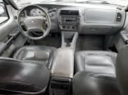 ✅ 2003 Ford Explorer Sport Trac XLS • VIN: 1FMZU67E93UA00703 • Lot: 93007755. Wystawiony na Copart z przebiegiem 190 284 mil. Bezpłatny archiwum sprzedaży aukcyjnych z USA i szczegółowy raport historii pojazdu na DreamBid. Zdjęcie 8.