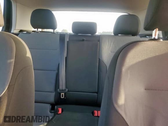 ✅ 2016 Volkswagen Golf SE • VIN: WVWKP7AU4GW913009 • Lot: 64078675. Wystawiony na Copart z przebiegiem 69 809 mil. Bezpłatny archiwum sprzedaży aukcyjnych z USA i szczegółowy raport historii pojazdu na DreamBid. Zdjęcie 10.