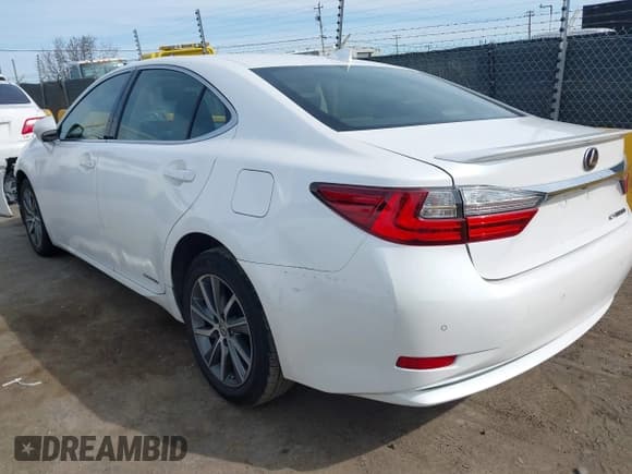 ✅ 2016 Lexus ES 300h • VIN: JTHBW1GG4G2114905 • Lot: 41674486. Listed on IAAI with 185,835 mi. Free auction sales archive from the USA and detailed vehicle history report at DreamBid. Image 3.