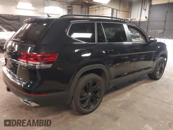 ✅ 2023 Volkswagen Atlas SE • VIN: 1V2KR2CA1PC545467 • Lot: 42485832. Wystawiony na IAAI z przebiegiem 45 315 mil. Bezpłatny archiwum sprzedaży aukcyjnych z USA i szczegółowy raport historii pojazdu na DreamBid. Zdjęcie 4.