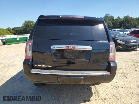 ✅ 2018 GMC Yukon XL Denali • VIN: 1GKS1HKJXJR170961 • Лот: 82556835. Опубликован ранее на Copart с пробегом 147 524 миль. Бесплатный доступ к архиву аукционных продаж из США и подробный отчёт об истории автомобиля на DreamBid. Изображение 6.