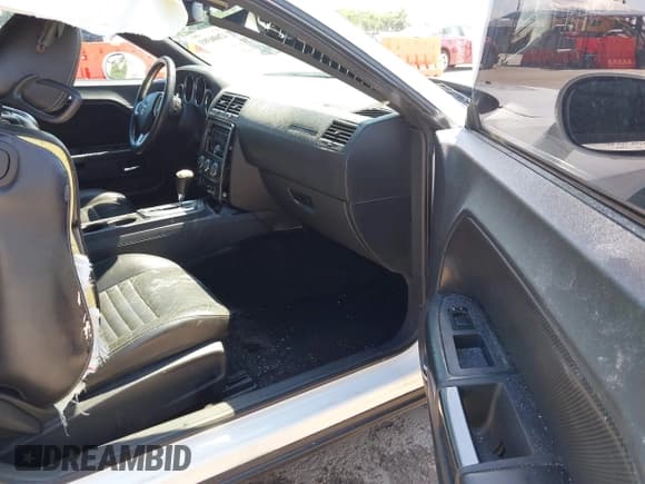 ✅ 2013 Dodge Challenger SXT • VIN: 2C3CDYAG6DH604038 • Lot: 42606393. Listed on IAAI with 149,075 mi. Free auction sales archive from the USA and detailed vehicle history report at DreamBid. Image 5.