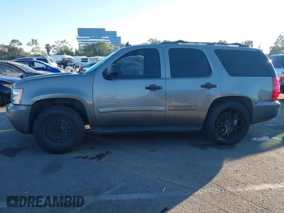 ✅ 2007 Chevrolet Tahoe LTZ • VIN: 1GNFC13007R412919 • Lot: 43785474. Listed on IAAI with 193,816 mi. Free auction sales archive from the USA and detailed vehicle history report at DreamBid. Image 15.