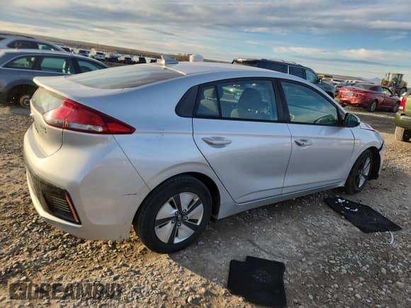 ✅ 2017 Hyundai Ioniq Blue • VIN: KMHC65LC7HU054376 • Lot: 93331125. Listed on Copart with 125,764 mi. Free auction sales archive from the USA and detailed vehicle history report at DreamBid. Image 3.