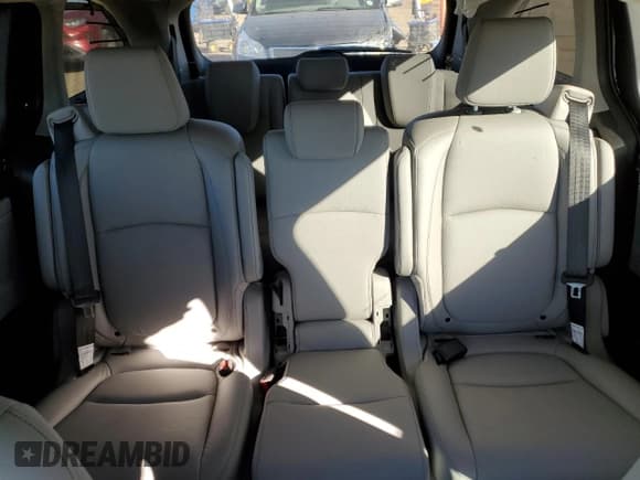 ✅ 2024 Honda Odyssey Touring • VIN: 5FNRL6H85RB051391 • Lot: 87229985. Wystawiony na Copart z przebiegiem 28 666 mil. Bezpłatny archiwum sprzedaży aukcyjnych z USA i szczegółowy raport historii pojazdu na DreamBid. Zdjęcie 10.