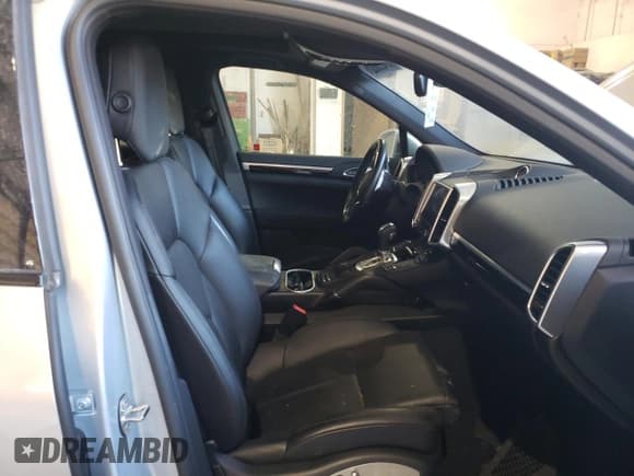 ✅ 2017 Porsche Cayenne • VIN: WP1AA2A23HKA81538 • Lot: 60425832. Listed on Copart with Not provided. Free auction sales archive from the USA and detailed vehicle history report at DreamBid. Image 5.