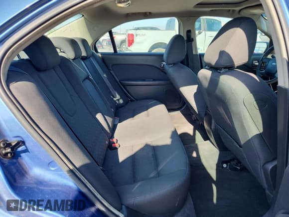 ✅ 2010 Ford Fusion SE • VIN: 3FAHP0HA1AR138892 • Lot: 59781125. Listed on Copart with 157,900 mi. Free auction sales archive from the USA and detailed vehicle history report at DreamBid. Image 10.