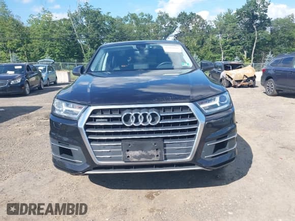 ✅ 2018 Audi Q7 Premium Plus • VIN: WA1LAAF71JD051158 • Lot: 42669842. Wystawiony na IAAI z przebiegiem 86 904 mil. Bezpłatny archiwum sprzedaży aukcyjnych z USA i szczegółowy raport historii pojazdu na DreamBid. Zdjęcie 12.