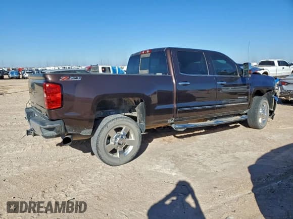 ✅ 2016 Chevrolet Silverado 2500HD LTZ • VIN: 1GC1KWE88GF222650 • Lot: 95276375. Wystawiony na Copart z przebiegiem 60 898 mil. Bezpłatny archiwum sprzedaży aukcyjnych z USA i szczegółowy raport historii pojazdu na DreamBid. Zdjęcie 3.