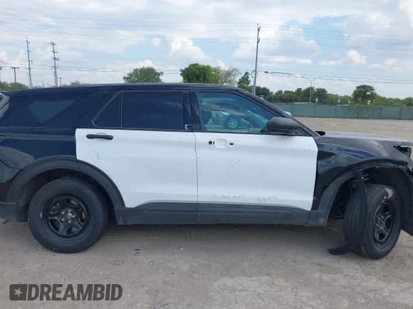 ✅ 2023 Ford Police Interceptor Utility • VIN: 1FM5K8AB0PGC00095 • Лот: 43046314. Опубликован ранее на IAAI с пробегом Не указан. Бесплатный доступ к архиву аукционных продаж из США и подробный отчёт об истории автомобиля на DreamBid. Изображение 12.
