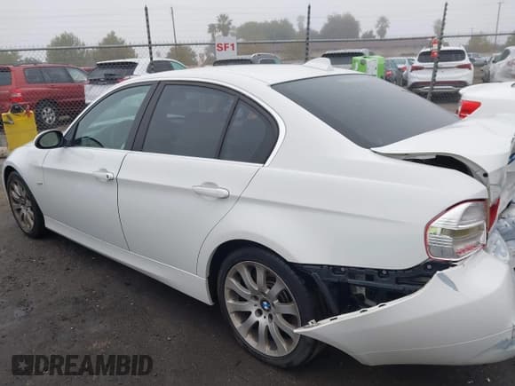 ✅ 2006 BMW 3 Series 330i • VIN: WBAVB33546KS37853 • Лот: 43519154. Опубликован ранее на IAAI с пробегом 130 142 миль. Бесплатный доступ к архиву аукционных продаж из США и подробный отчёт об истории автомобиля на DreamBid. Изображение 14.