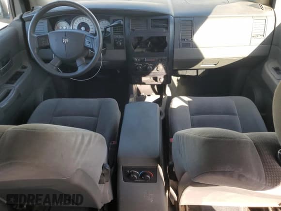 ✅ 2005 Dodge Durango SLT • VIN: 1D4HB48N95F576889 • Lot: 81974525. Listed on Copart with 202,762 mi. Free auction sales archive from the USA and detailed vehicle history report at DreamBid. Image 8.