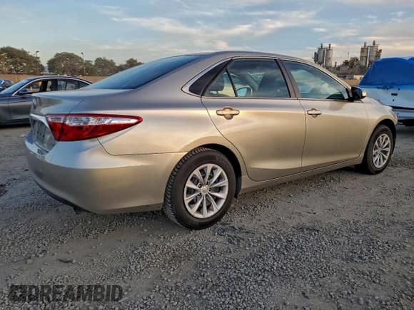 ✅ 2016 Toyota Camry LE • VIN: 4T4BF1FK8GR542554 • Lot: 94515295. Wystawiony na Copart z przebiegiem 149 955 mil. Bezpłatny archiwum sprzedaży aukcyjnych z USA i szczegółowy raport historii pojazdu na DreamBid. Zdjęcie 3.