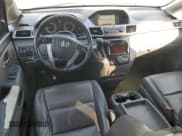 ✅ 2015 Honda Odyssey Touring Elite • VIN: 5FNRL5H90FB007992 • Lot: 92218295. Wystawiony na Copart z przebiegiem 158 405 mil. Bezpłatny archiwum sprzedaży aukcyjnych z USA i szczegółowy raport historii pojazdu na DreamBid. Zdjęcie 8.