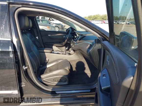 2018 Chevrolet Impala Premier z VIN 2G1125S30J9175738, wystawiony jako IAAI lot #43235904 z przebiegiem 147 964 mil mil oraz . Historia ofert i sprzedaży dostępna na DreamBid. Obrazek 5.