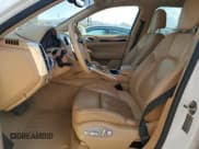 ✅ 2016 Porsche Cayenne • VIN: WP1AA2A2XGKA09329 • Lot: 81347585. Wystawiony na Copart z przebiegiem 131 925 mil. Bezpłatny archiwum sprzedaży aukcyjnych z USA i szczegółowy raport historii pojazdu na DreamBid. Zdjęcie 7.