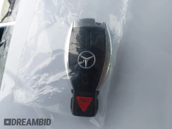 ✅ 2014 Mercedes-Benz C 250 Sport • VIN: WDDGF4HB4EG254230 • Lot: 42865949. Wystawiony na IAAI z przebiegiem 133 717 mil. Bezpłatny archiwum sprzedaży aukcyjnych z USA i szczegółowy raport historii pojazdu na DreamBid. Zdjęcie 11.