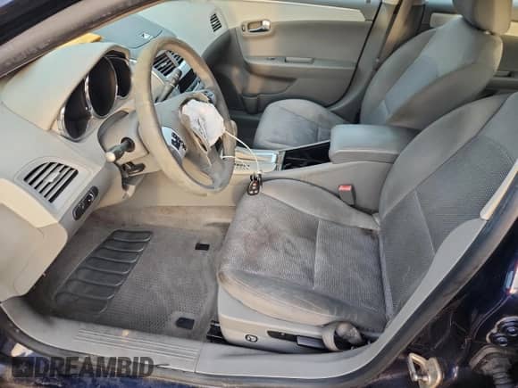 2011 Chevrolet Malibu 1LS z VIN 1G1ZB5E1XBF379694, wystawiony jako Copart lot #83865035 z przebiegiem 120 867 mil mil oraz Szkoda całkowita • Salvage title. Historia ofert i sprzedaży dostępna na DreamBid. Obrazek 7.