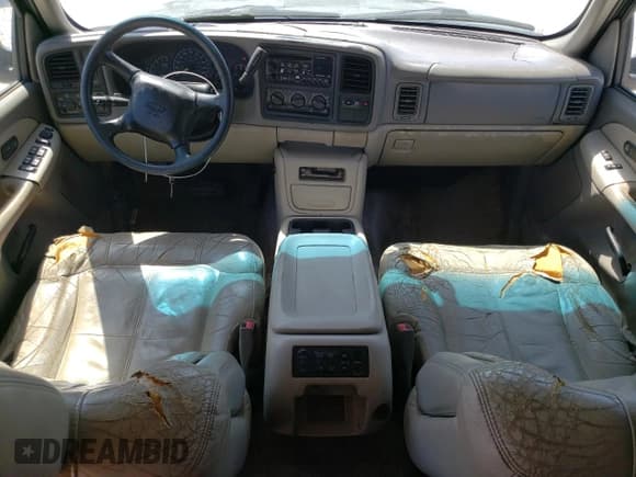 ✅ 2001 Chevrolet Suburban LS • VIN: 3GNEC16T81G252121 • Лот: 48796565. Опубликован ранее на Copart с пробегом 303 289 миль. Бесплатный доступ к архиву аукционных продаж из США и подробный отчёт об истории автомобиля на DreamBid. Изображение 8.