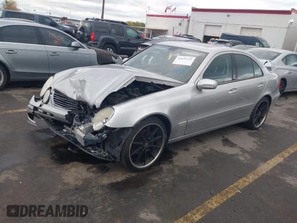 ✅ 2006 Mercedes-Benz E 350 • VIN: WDBUF56J36A812200 • Lot: 43537135. Wystawiony na IAAI z przebiegiem 222 514 mil. Bezpłatny archiwum sprzedaży aukcyjnych z USA i szczegółowy raport historii pojazdu na DreamBid. Zdjęcie 17.