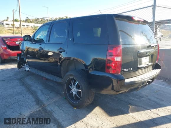 ✅ 2011 Chevrolet Tahoe LT • VIN: 1GNSCBE05BR105336 • Lot: 43621115. Wystawiony na IAAI z przebiegiem 152 339 mil. Bezpłatny archiwum sprzedaży aukcyjnych z USA i szczegółowy raport historii pojazdu na DreamBid. Zdjęcie 3.